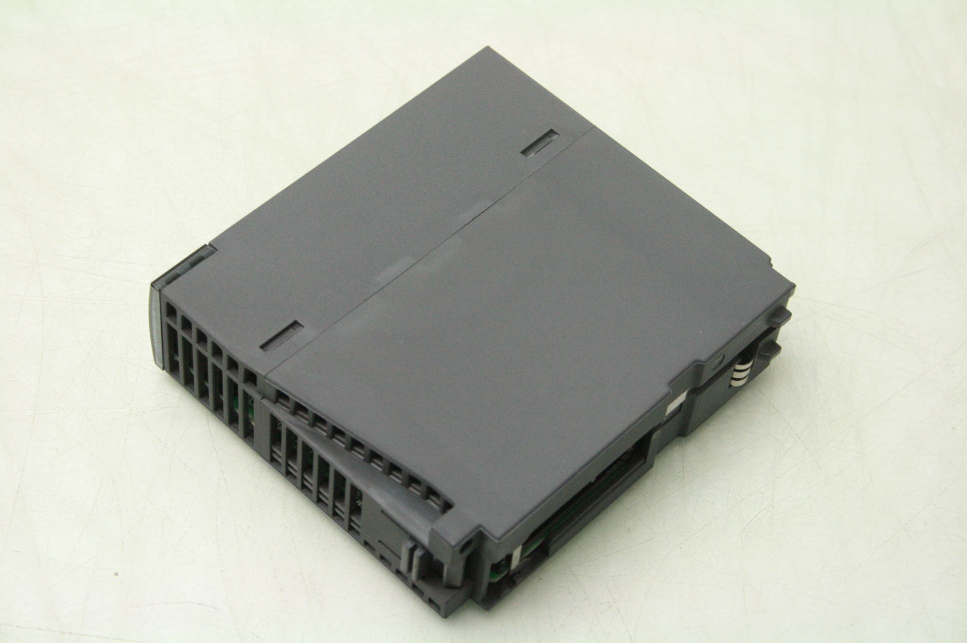 Mitsubishi QY81P Output Module PLC 12/24VDC with Terminal Board A6TBY36-E - Used - Image 17