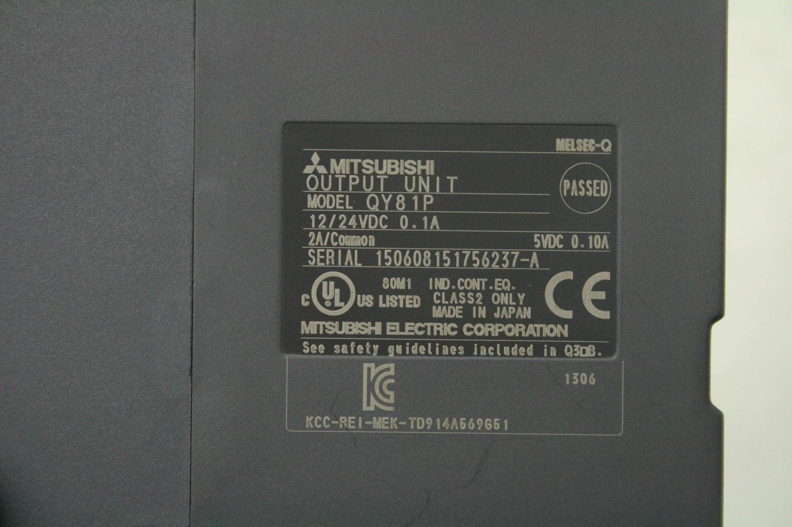 Mitsubishi QY81P Output Module PLC 12/24VDC with Terminal Board A6TBY36-E - Used - Image 3