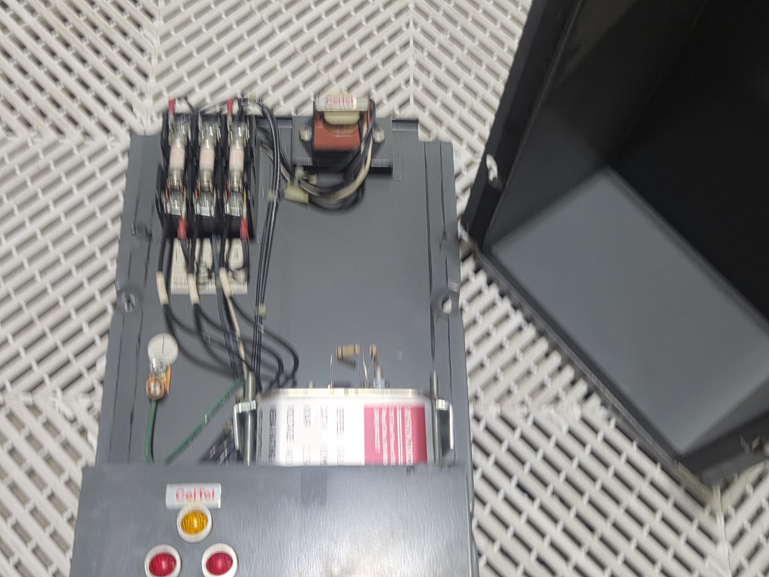 Myron Zucker KIM43002X-3 2.5kVAR 480V 3Ph CALMOUNT Cap Bank Used - Used - Image 23