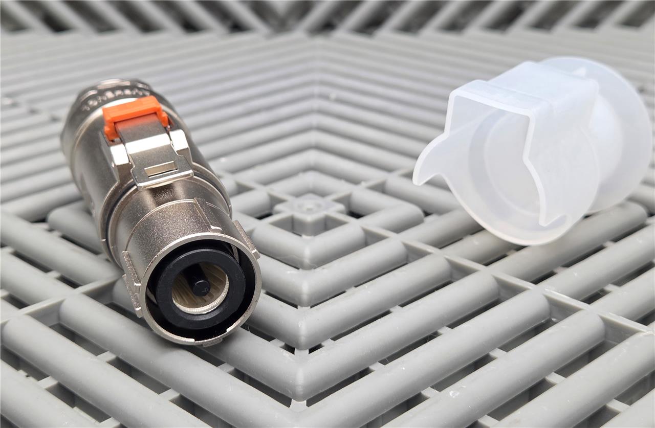 New Amphenol PL18X-301-70-5 PowerLok Connector - New - Image 10