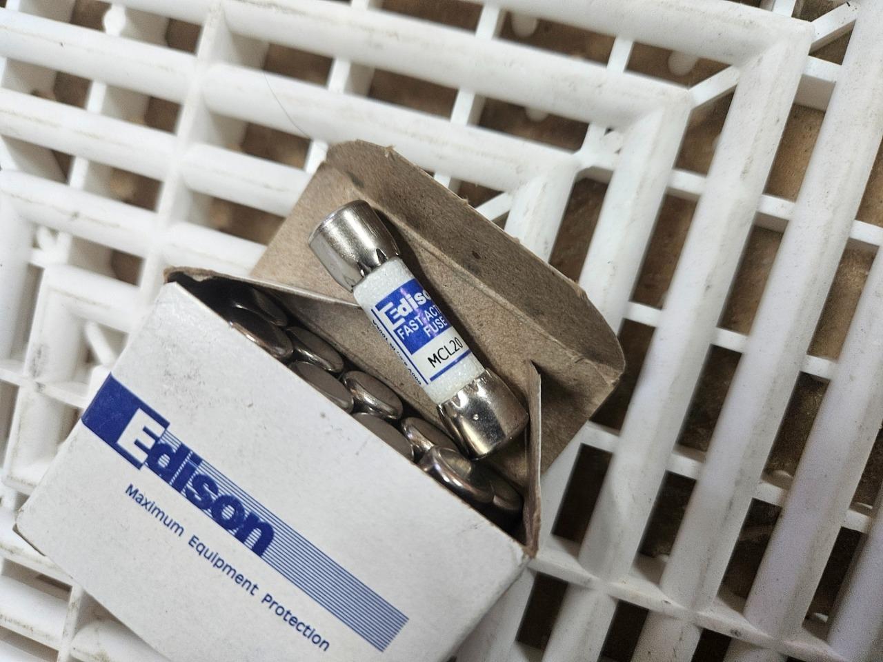New Box of 10 Edison MCL20 Midget Fuse 600V / 20A - New - Image 10