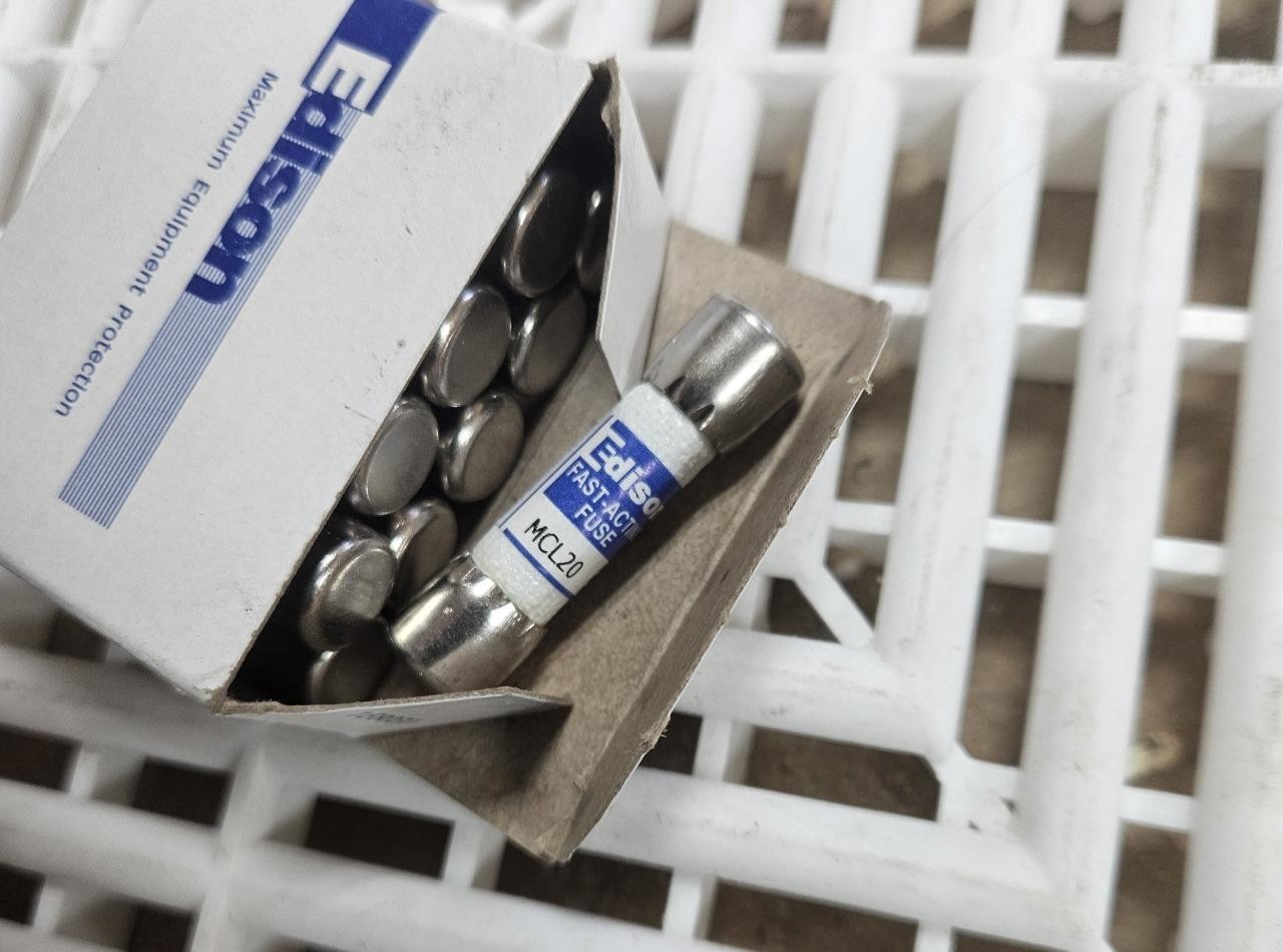 New Box of 10 Edison MCL20 Midget Fuse 600V / 20A - New