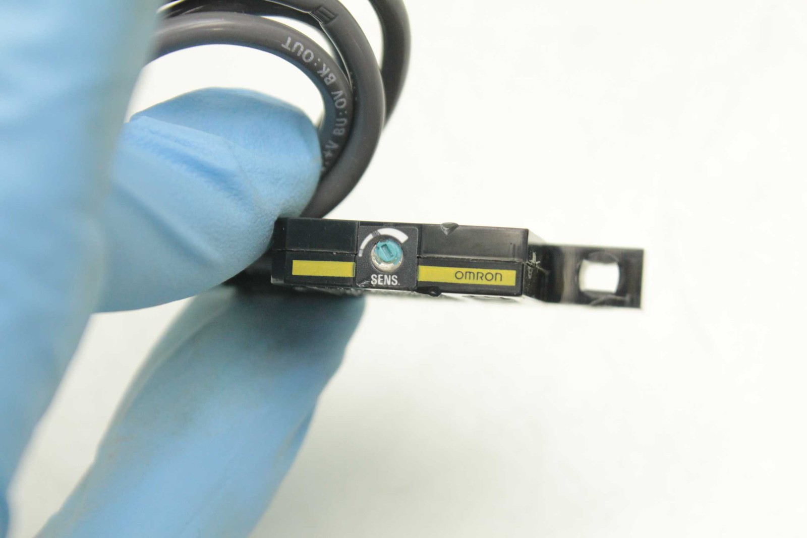 Omron E3HF-DS5E Diffuse-Reflective Photoelectric Sensor / 50mm Sensing Distance - Used - Image 6