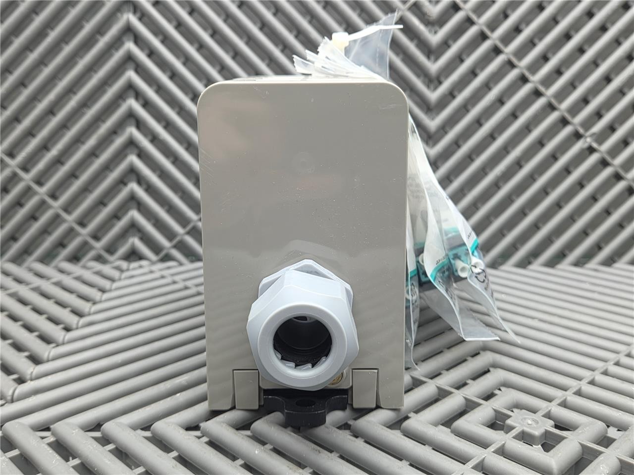 Panduit IndustrialNet FDME8RG Blank Patch Panel - New other (see details) - Image 3