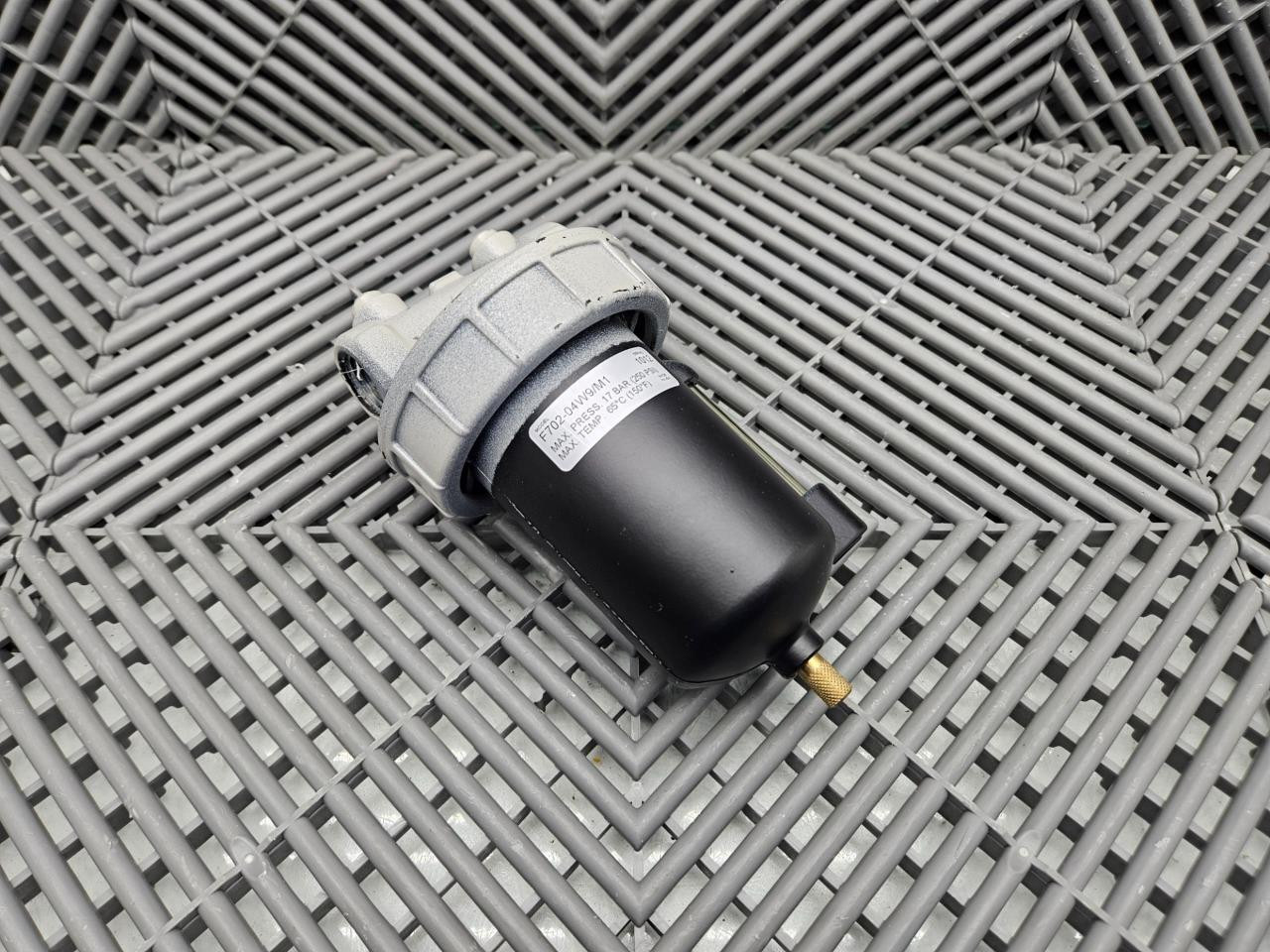 Parker F702-04W9/M1 1" NPT Pneumatic Filter, 250psi - Used