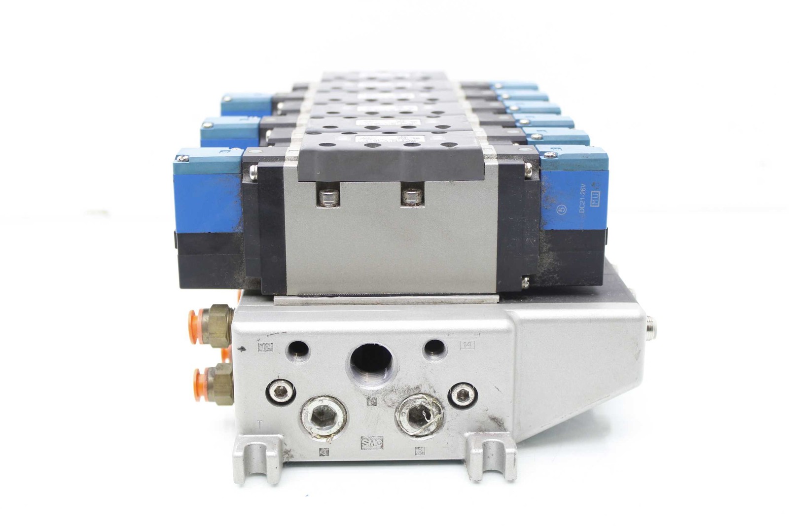 SMC VSS8-6-FG-D-3EZ-V1 9 Solenoid Manifold - Used - Image 5