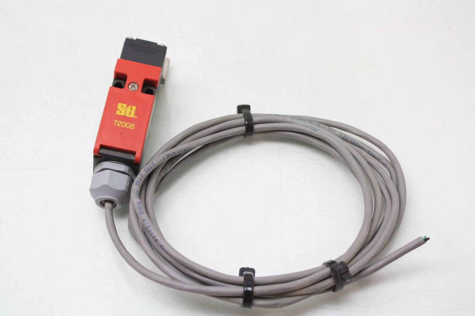 STI T2008-11SM Safety Interlock Door Keyed Switch 44540-0010 - Used