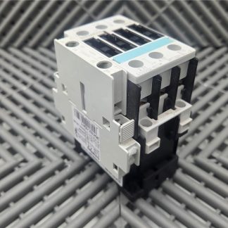 Siemens 3RT1024-1B Power Contactor 3RT1024-1B..0 w/ 3RH1921-1EA11 Aux Contact - Used