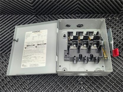 Siemens GNF321 General Duty Enclosed Safety Switch 240V AC / 250V DC Max, 30A - Used - Image 18