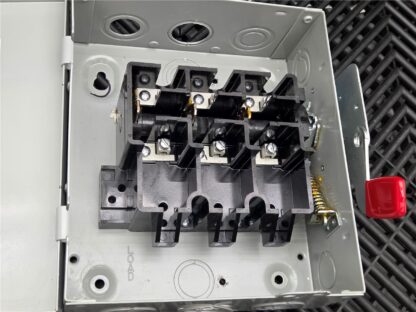 Siemens GNF321 General Duty Enclosed Safety Switch 240V AC / 250V DC Max, 30A - Used - Image 22