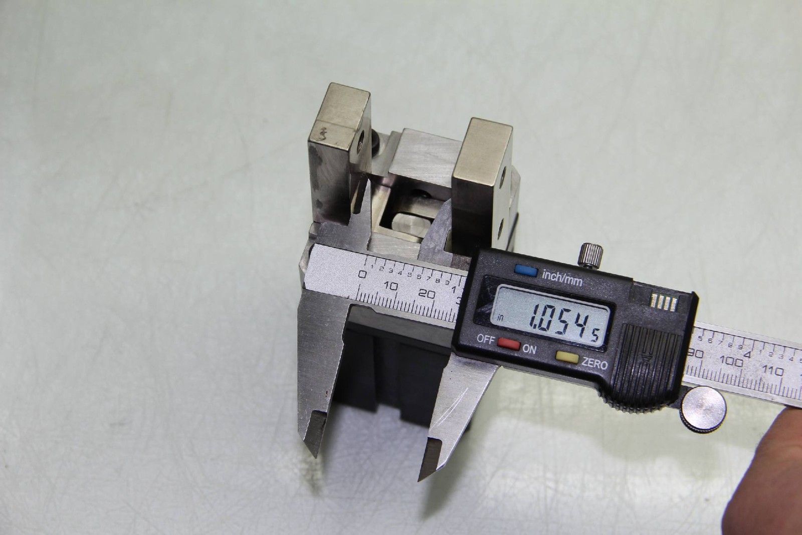 Tolomatic GPA150-JS1 Finger Style Angular Air Gripper 1.5" Bore x 20 Degree - Used - Image 4