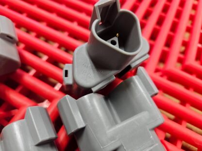 (10) New Amphenol AT04-3P-RY01 Y-Splitter 2 Way Receptacle Deutsch DT04-3P-P007 - New - Image 12