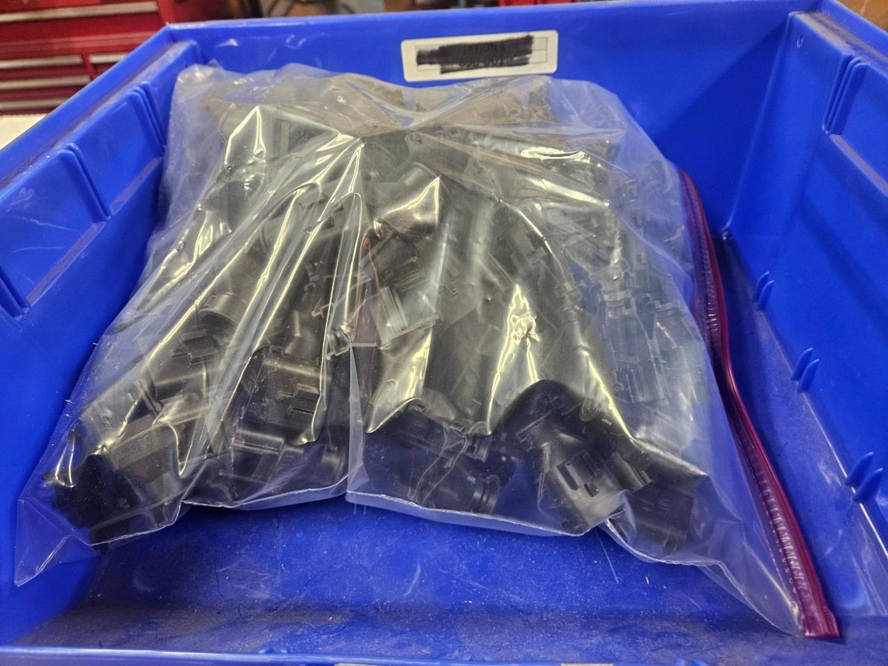 (125) New Molex 34951-1210 MX150 Backshell / Female 12 Way Connector with Ribs - New - Image 15