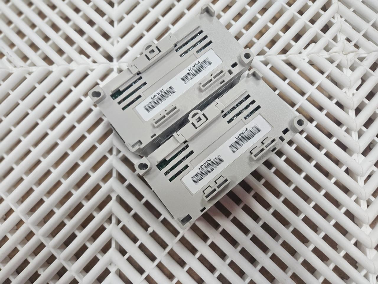 2 Allen Bradley 1790-T16BV0 Expansion Unit 16 Channel DC Input - Used - Image 9