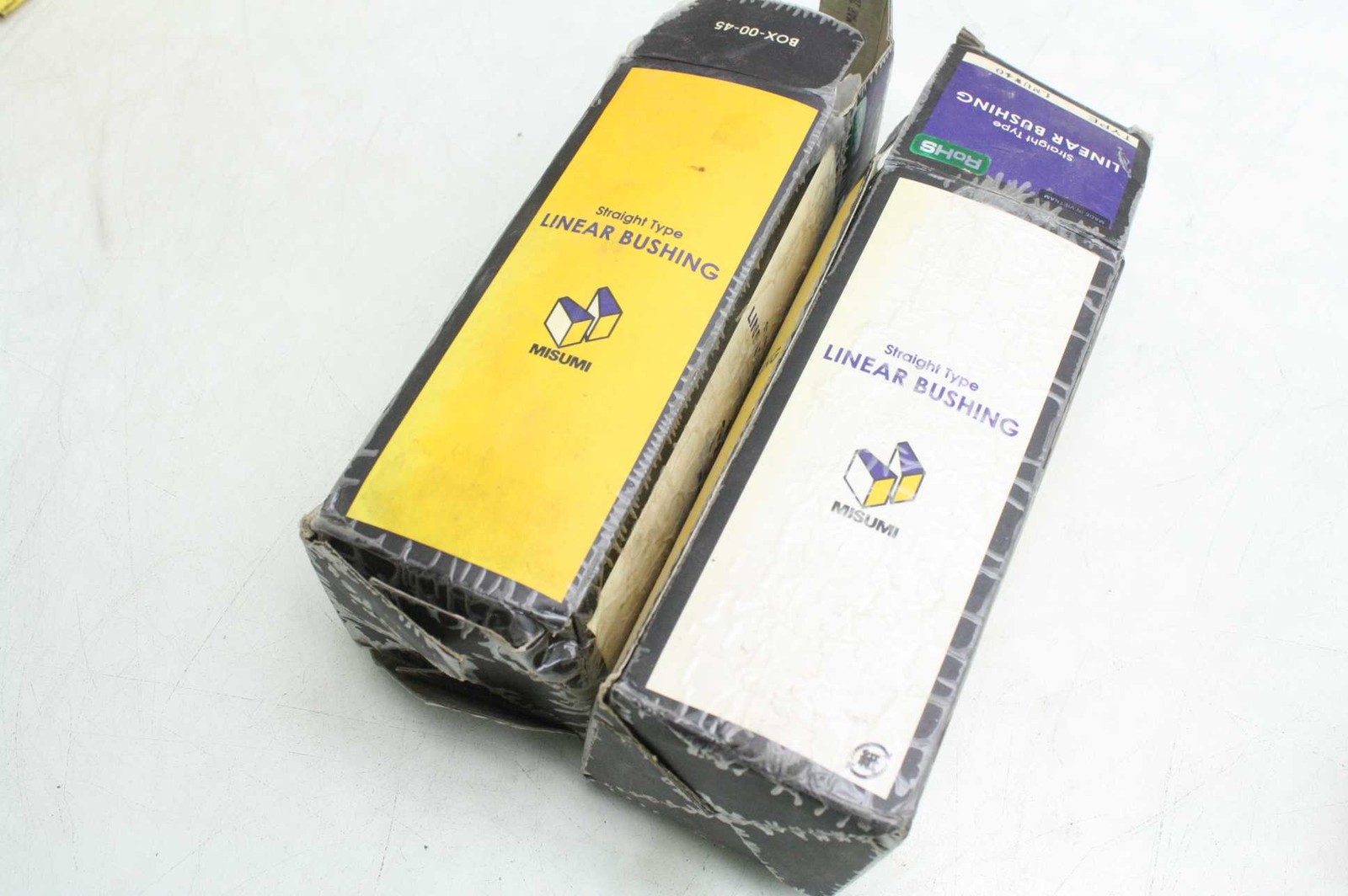 2 NIB Misumi LMUW40 Linear Bushings / 40mm Diameter / 151mm L / Ball Bearing - New