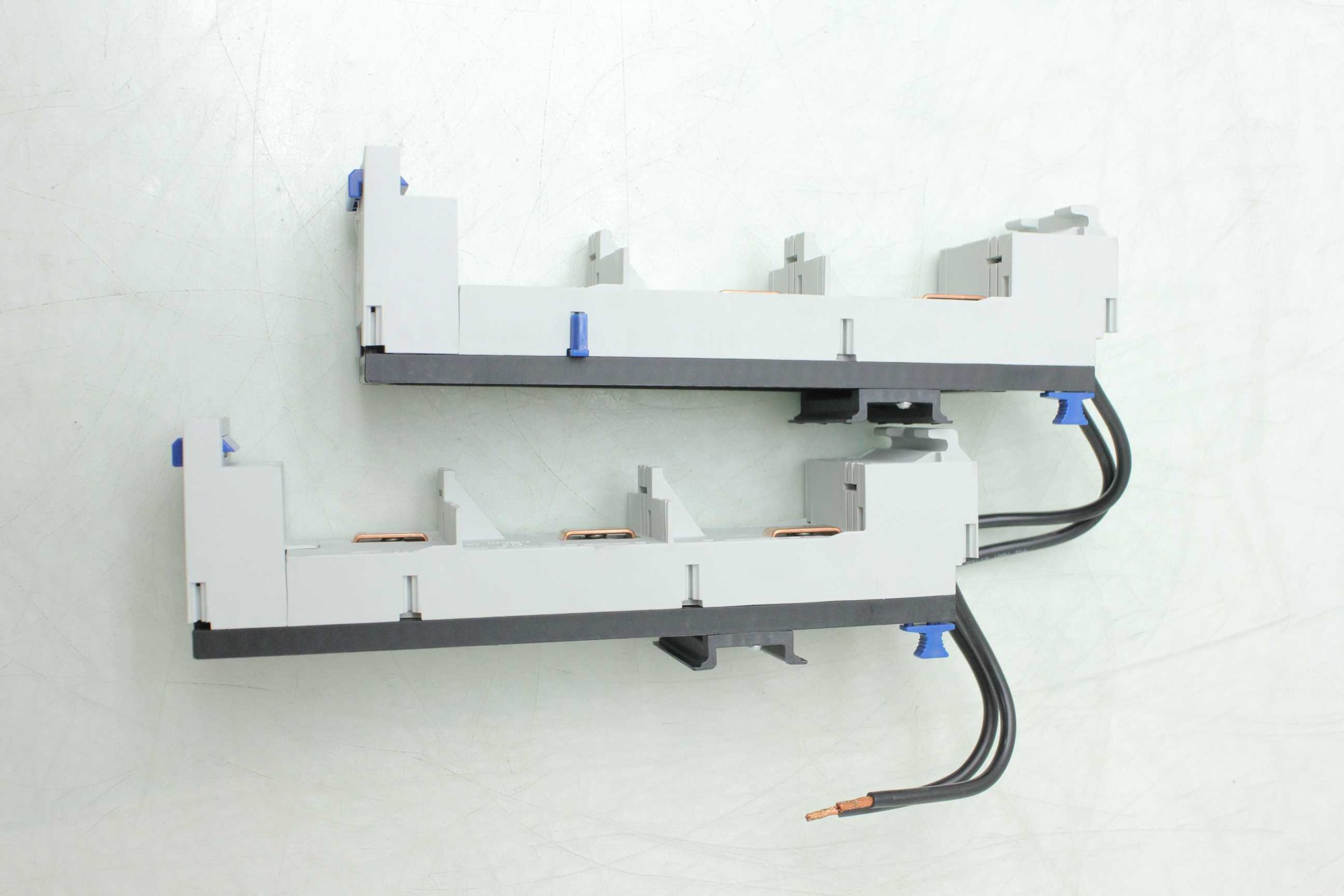2 Rittal SV 9341.460 OM Adapters with Connection Cables / 32A / 3 Pole / 600V - Used - Image 14