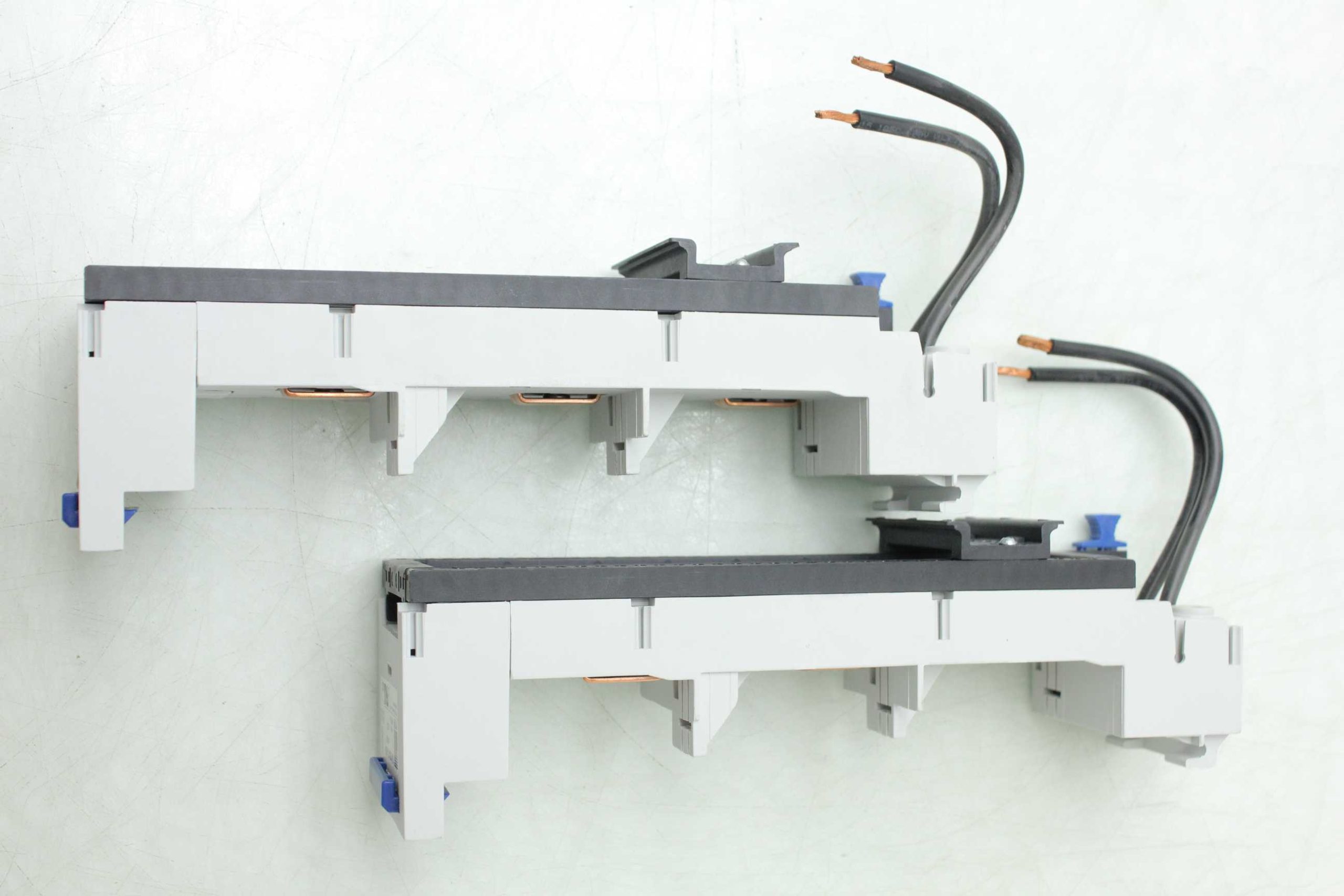 2 Rittal SV 9341.460 OM Adapters with Connection Cables / 32A / 3 Pole / 600V - Used - Image 17