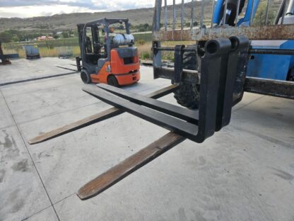 2 Telehandler Forks 5" x 72" x 2-1/4" Pin Shaft Mount 10800 lb for Genie JLG - Seller refurbished - Image 20