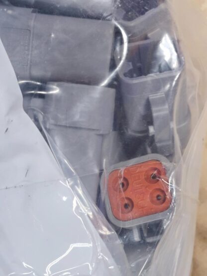 (50) New TE Connectivity / Deutsch DTP06-4S Receptacle Housings 4 Pin - New - Image 10