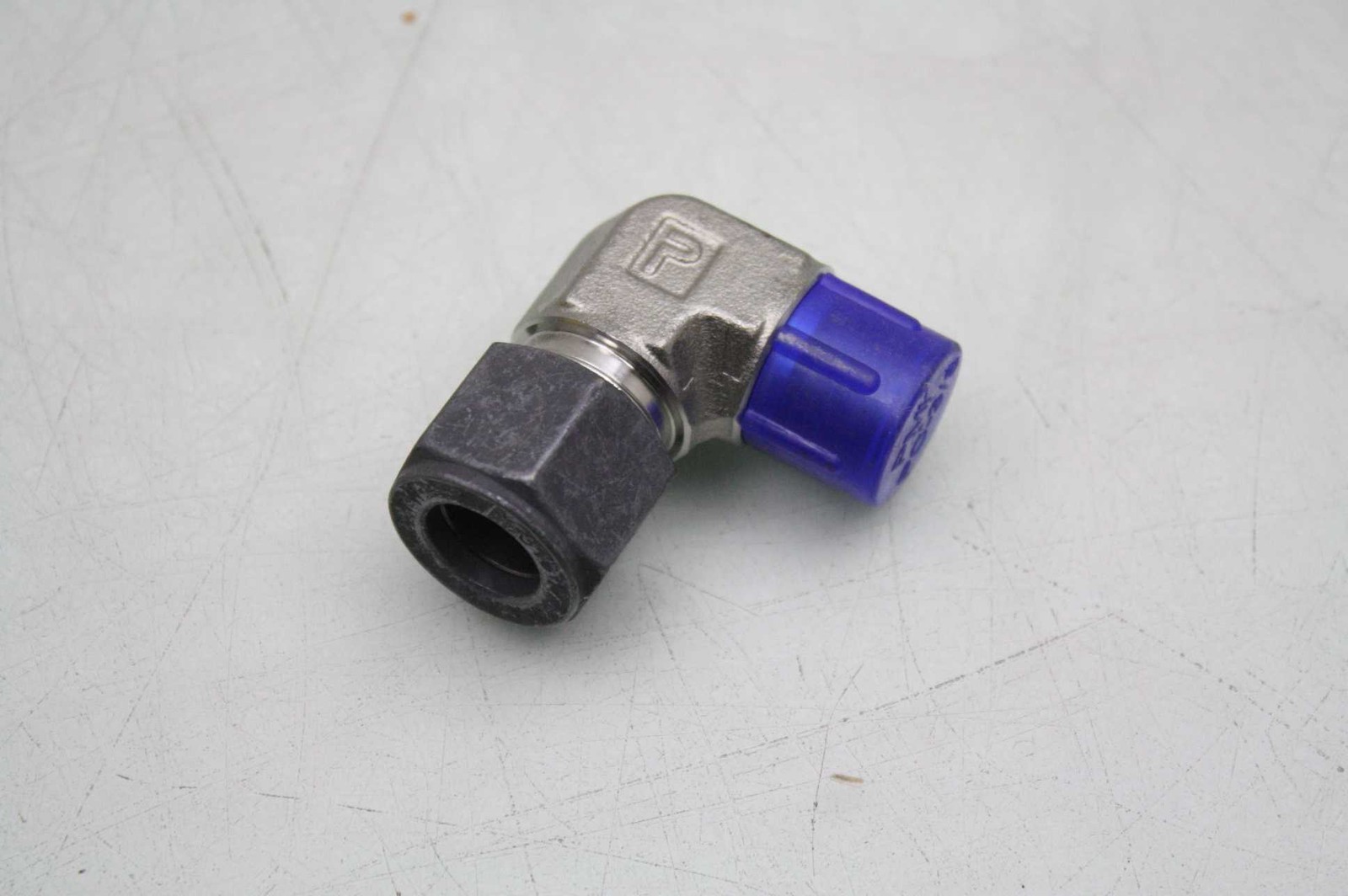 7 New Parker 8-6 CBZ-SS CPI Male Elbows / 1/2" Tube x 3/8" NPT / Stainless Steel - New - Image 5