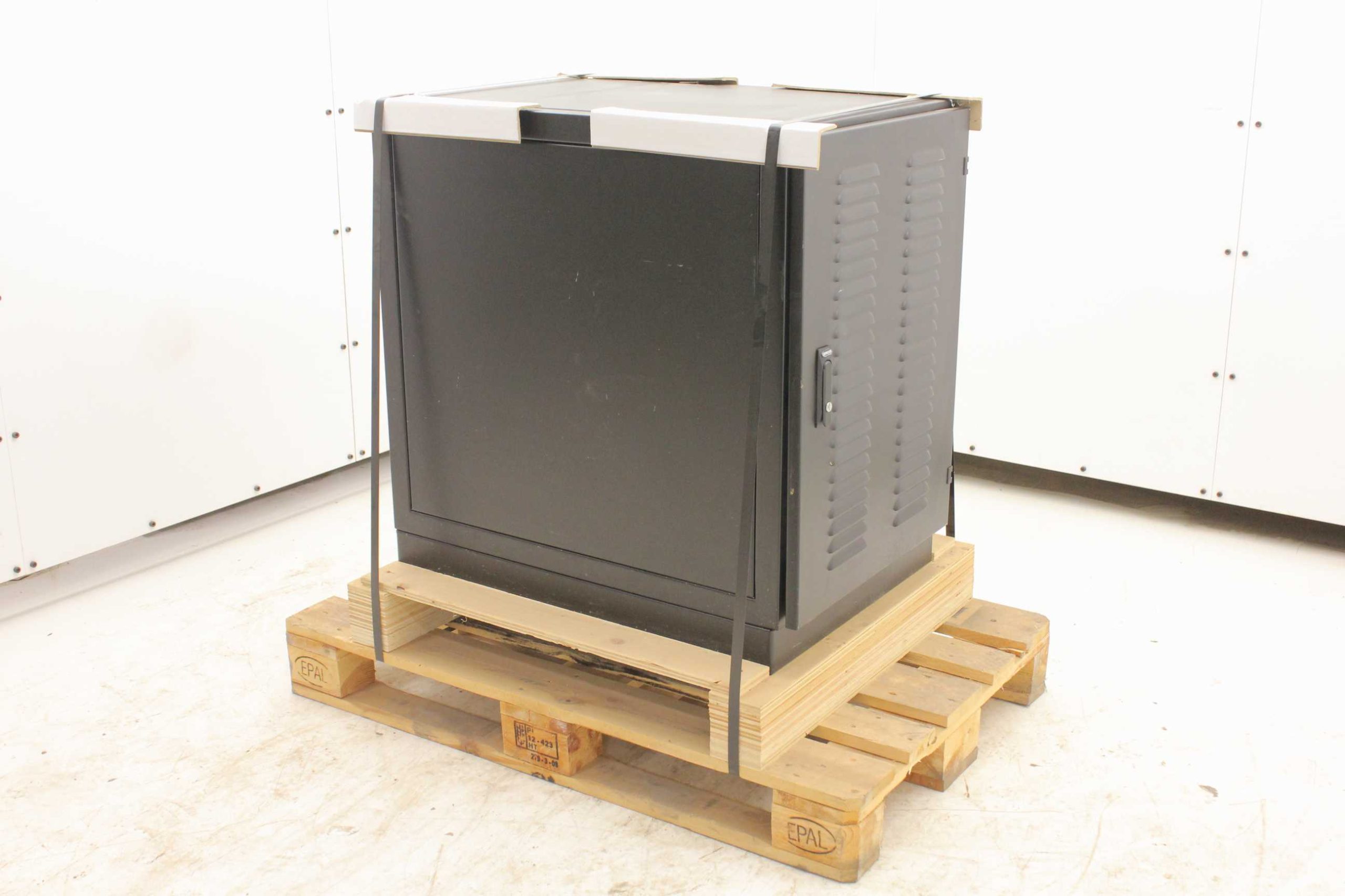 AE Advanced Energy Solar DC Rectifier Power Filter 333kW 1200V DC / 500 Amps - Used - Image 15
