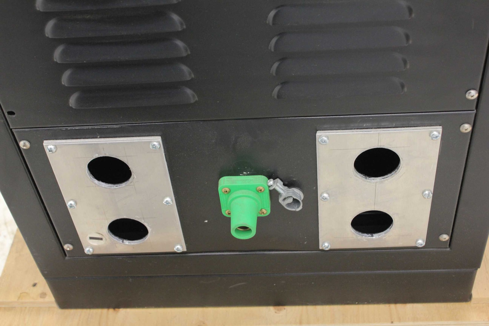 AE Advanced Energy Solar DC Rectifier Power Filter 333kW 1200V DC / 500 Amps - Used - Image 7