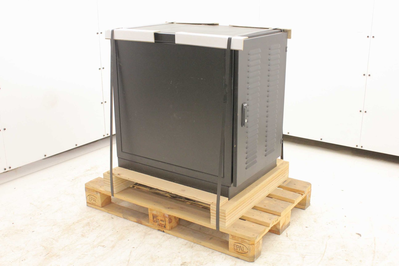 AE Advanced Energy Solar DC Rectifier Power Filter 333kW 1200V DC / 500 Amps - Used
