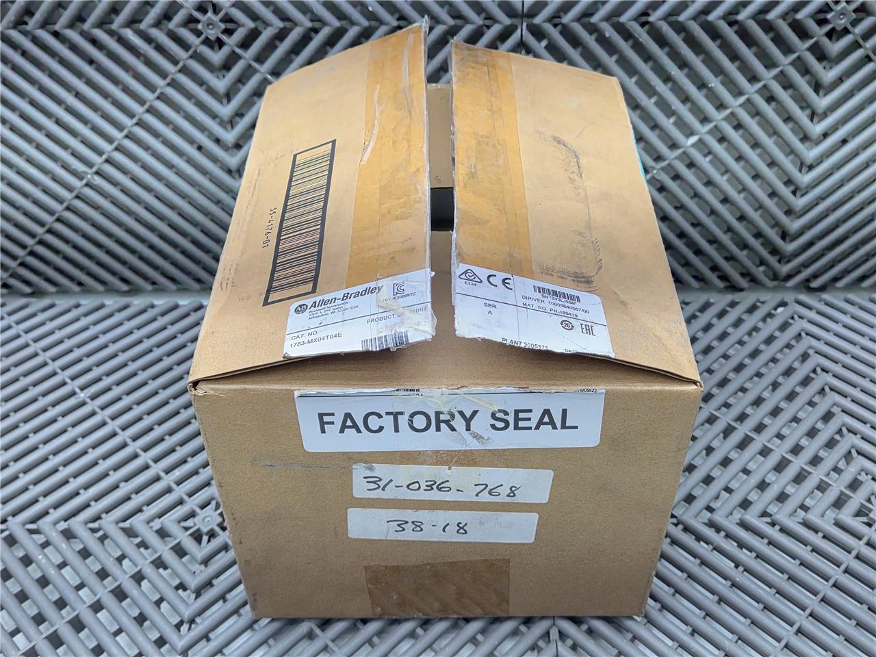 Allen-Bradley 1783-MX04T04E Ser A Managed Ethernet Switch Stratix 8000, US Stock - New other (see details) - Image 3