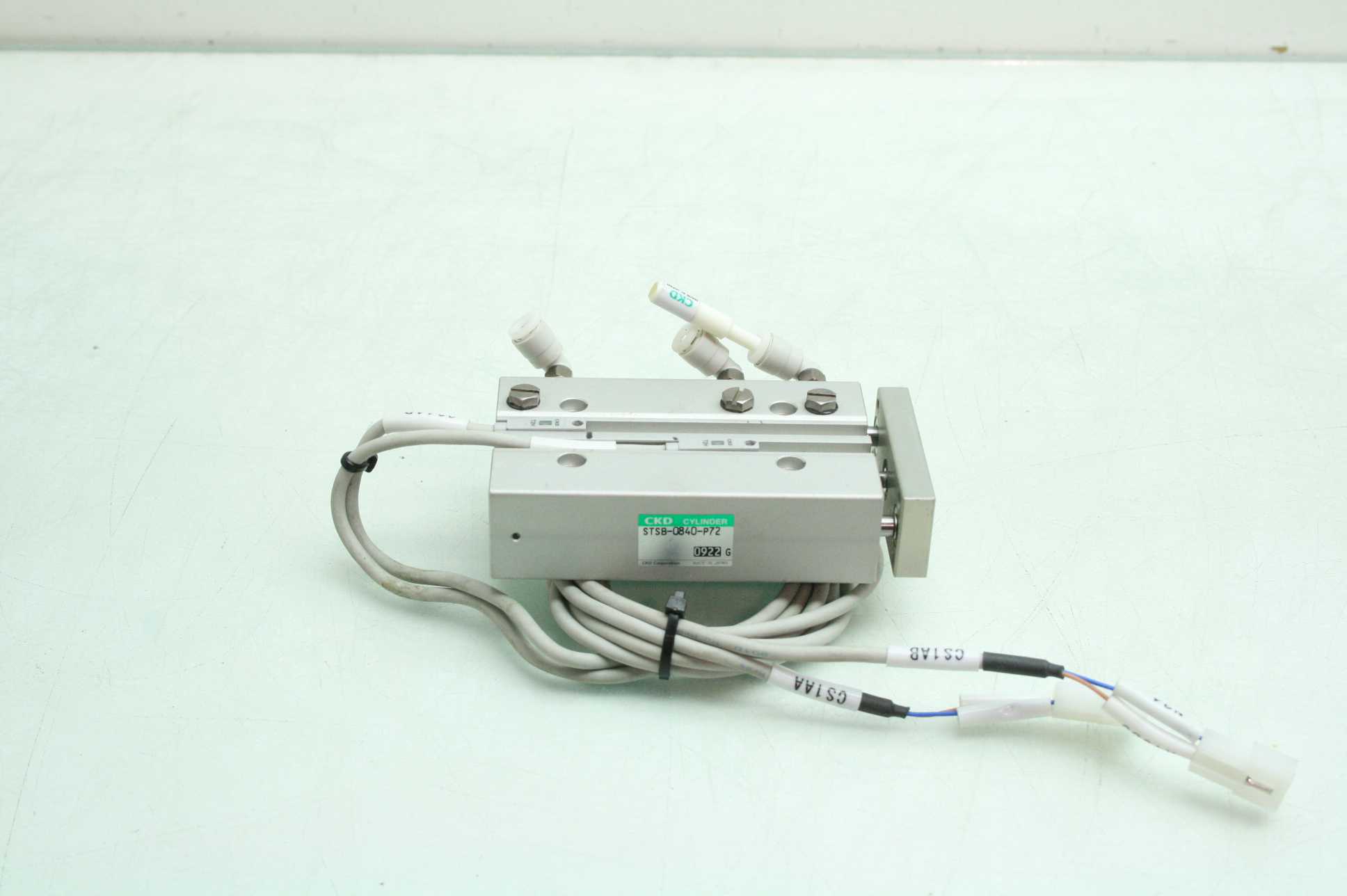 CKD STSB-0840-P72 Pneumatic Guided Air Cylinder 8mm Bore x 40mm Stroke CKD T2H - Used - Image 7