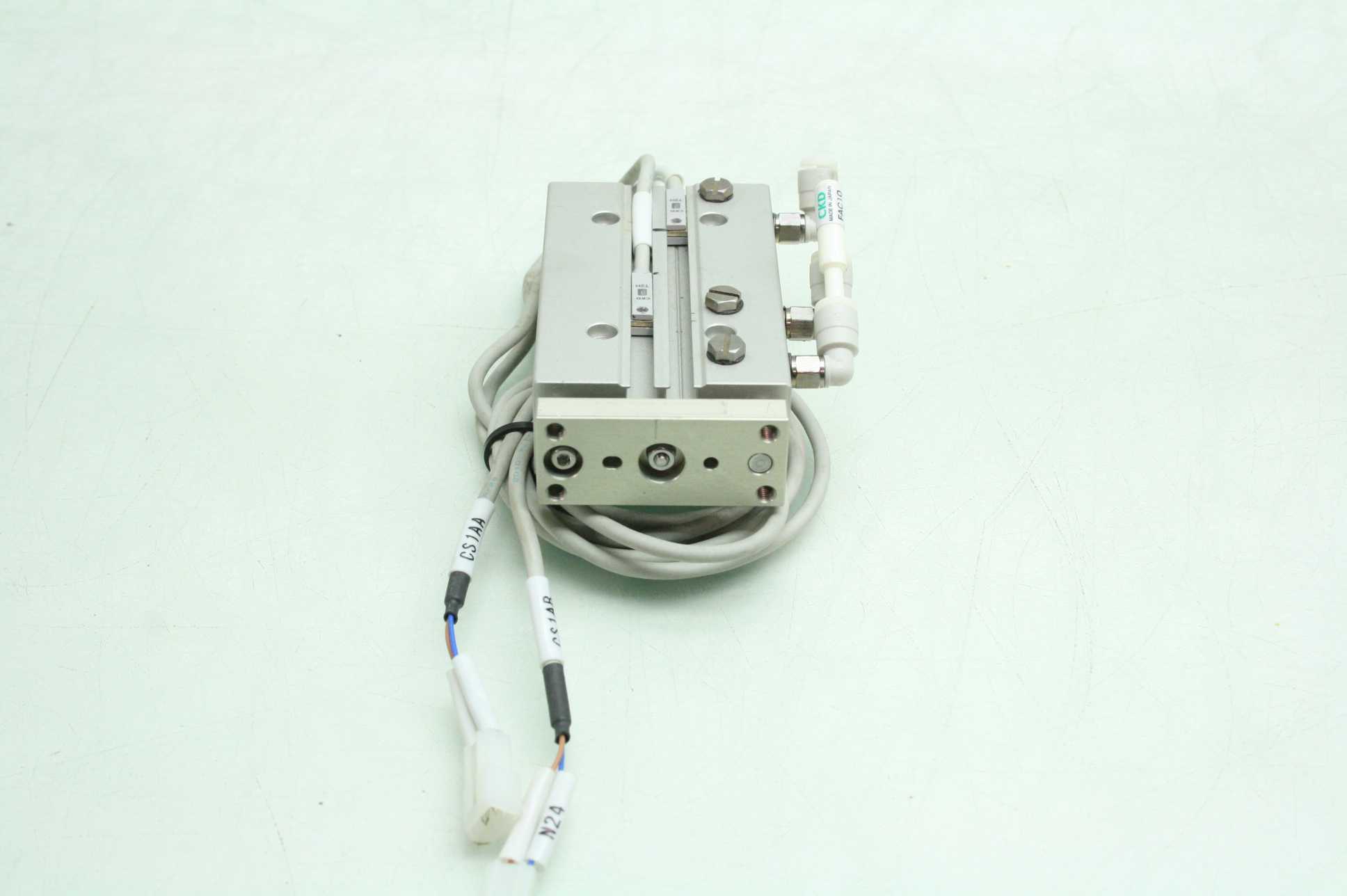CKD STSB-0840-P72 Pneumatic Guided Air Cylinder 8mm Bore x 40mm Stroke CKD T2H - Used - Image 10