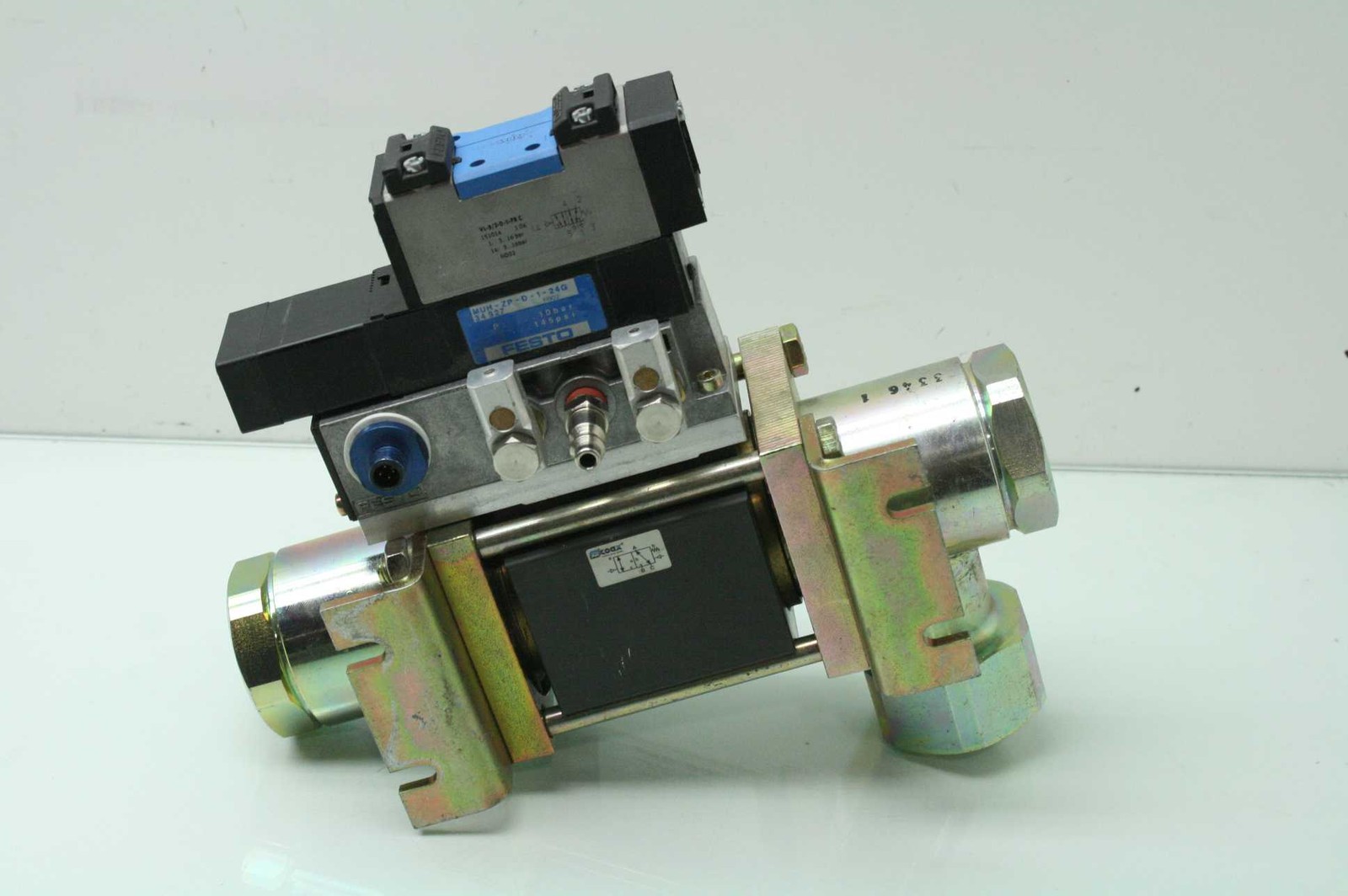 Coax VMK 25 DR NC 3 Way Valve - Used - Image 13