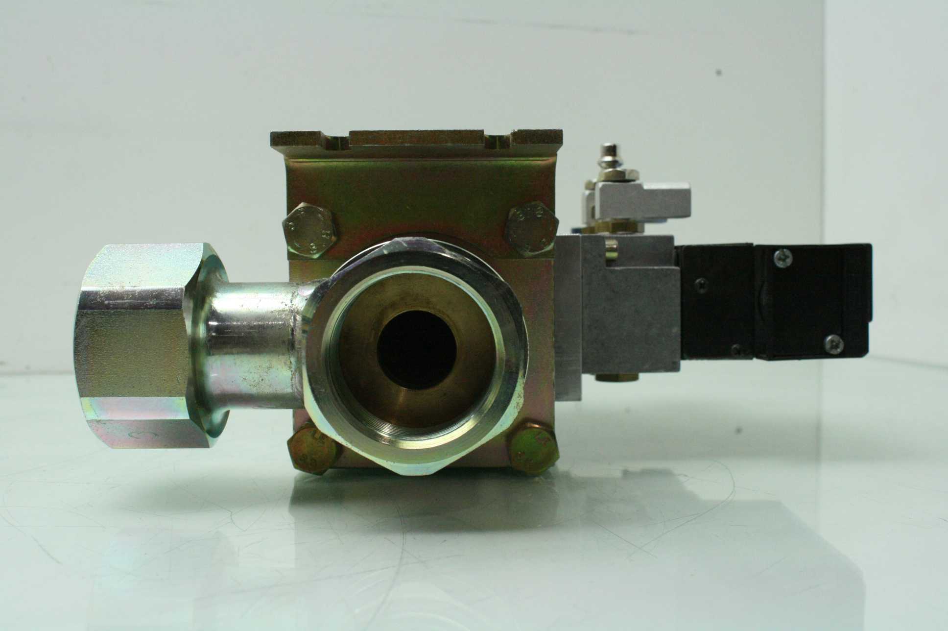 Coax VMK 25 DR NC 3 Way Valve - Used - Image 18