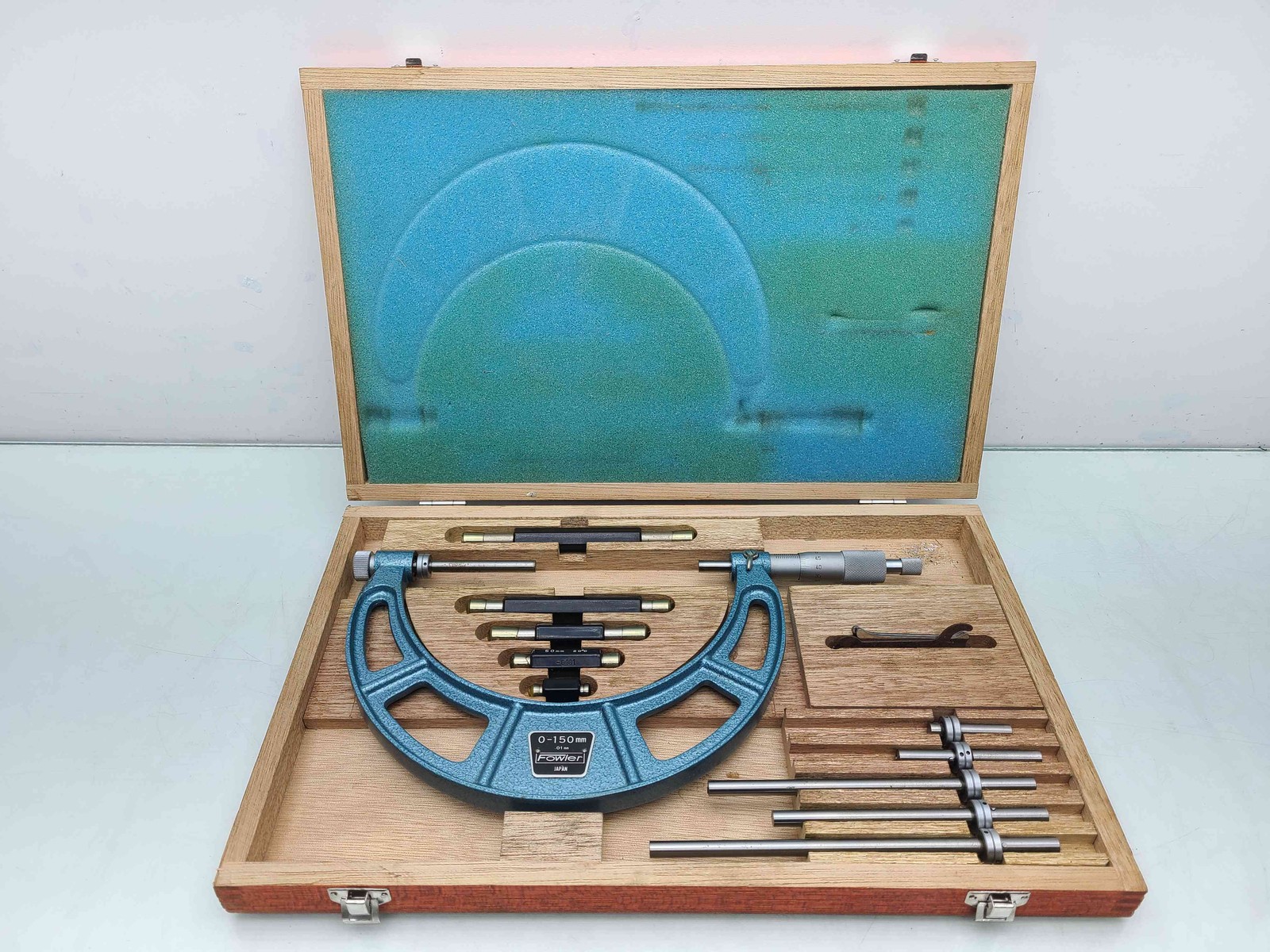 Fowler Micrometer Kit 52-401-121, Range 0-150mm, Cradu .01mm - Used