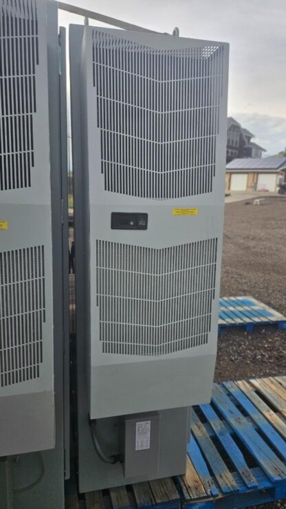 Hoffman nVent G572046G050 Spectracool Electrical Enclosure Air Conditioner - Used - Image 10