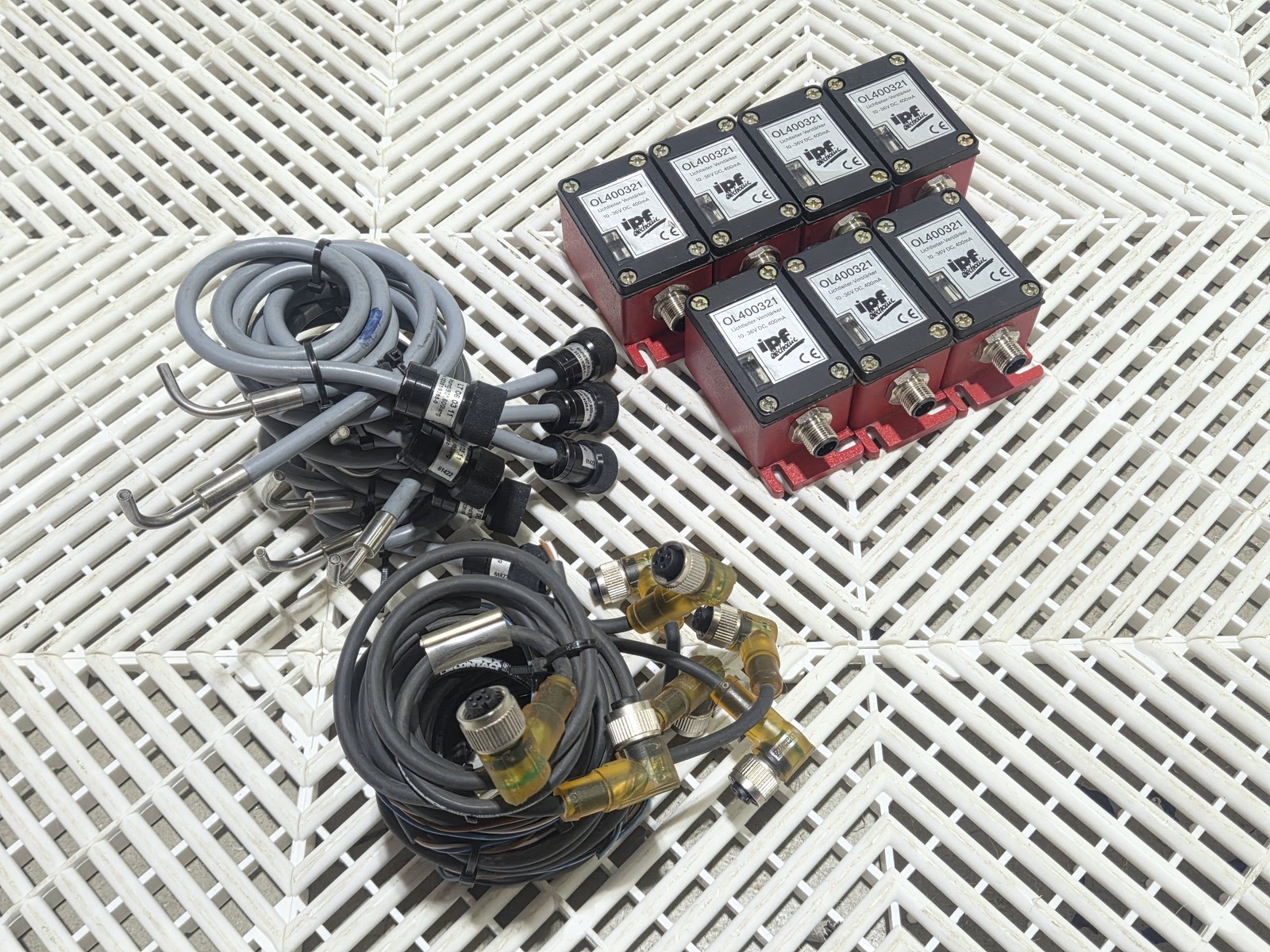 IPF Electronic OL400321 Fiber Optic Sensor Amplifiers (Lot of 7) - Used