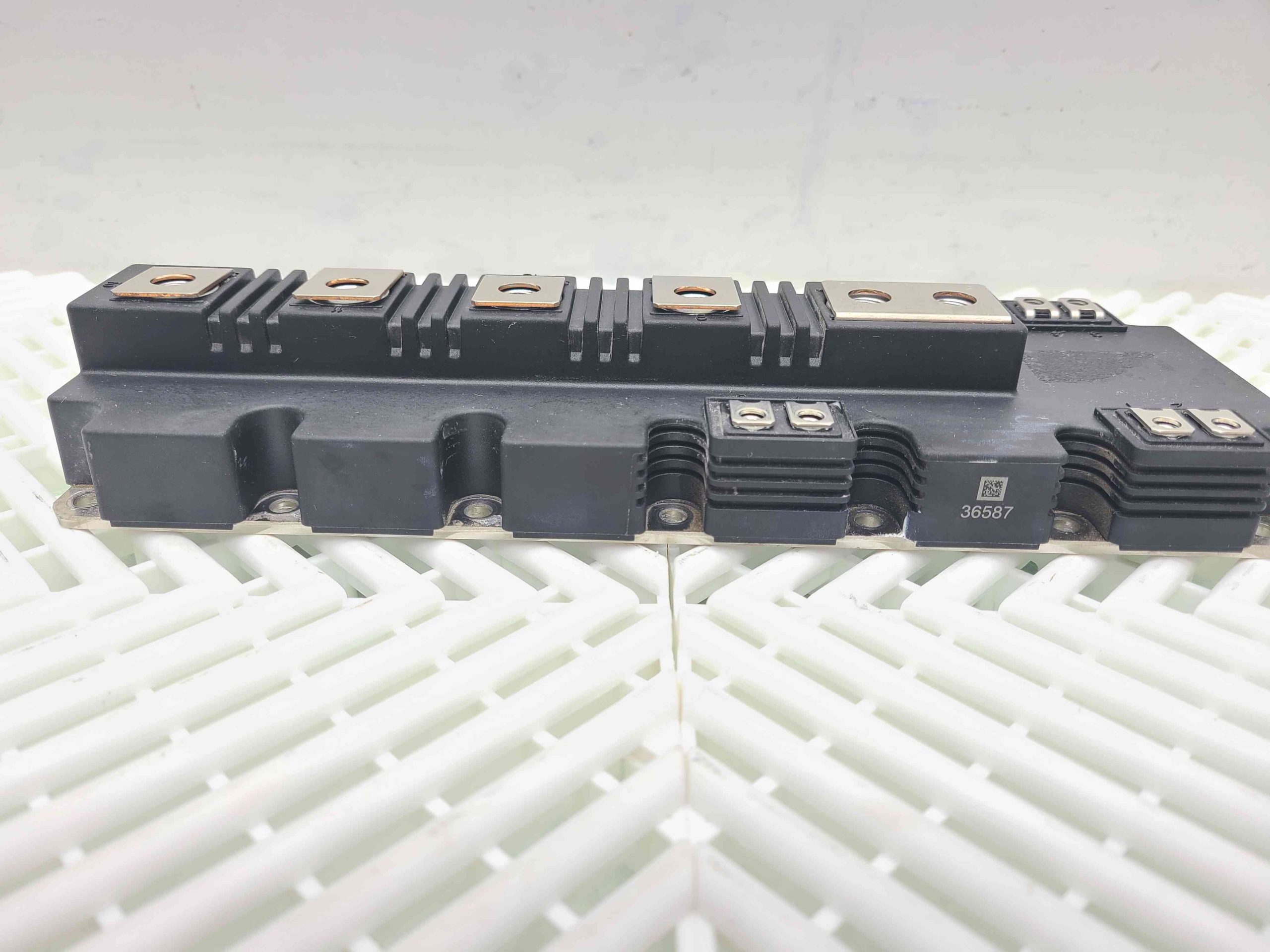 Infineon FF1400R17IP4 PrimePACK Half Bridge Dual IGBT Module 1700V /1400A - Used - Image 12