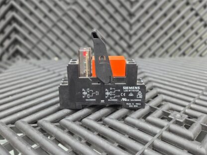 Lot of 5 Siemens LZS:RT4A4L24 Relay Plugs w/ RT424024 Relays - Used - Image 11