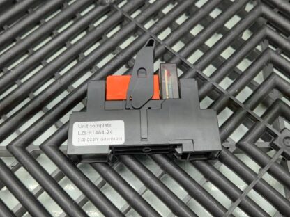 Lot of 5 Siemens LZS:RT4A4L24 Relay Plugs w/ RT424024 Relays - Used - Image 12