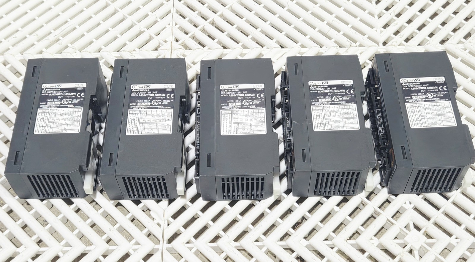 Mitsubishi AJ65VBTCU-68DAVN CC-Link V2 8CH D/A Converter Used Lot of 5 - Used - Image 6