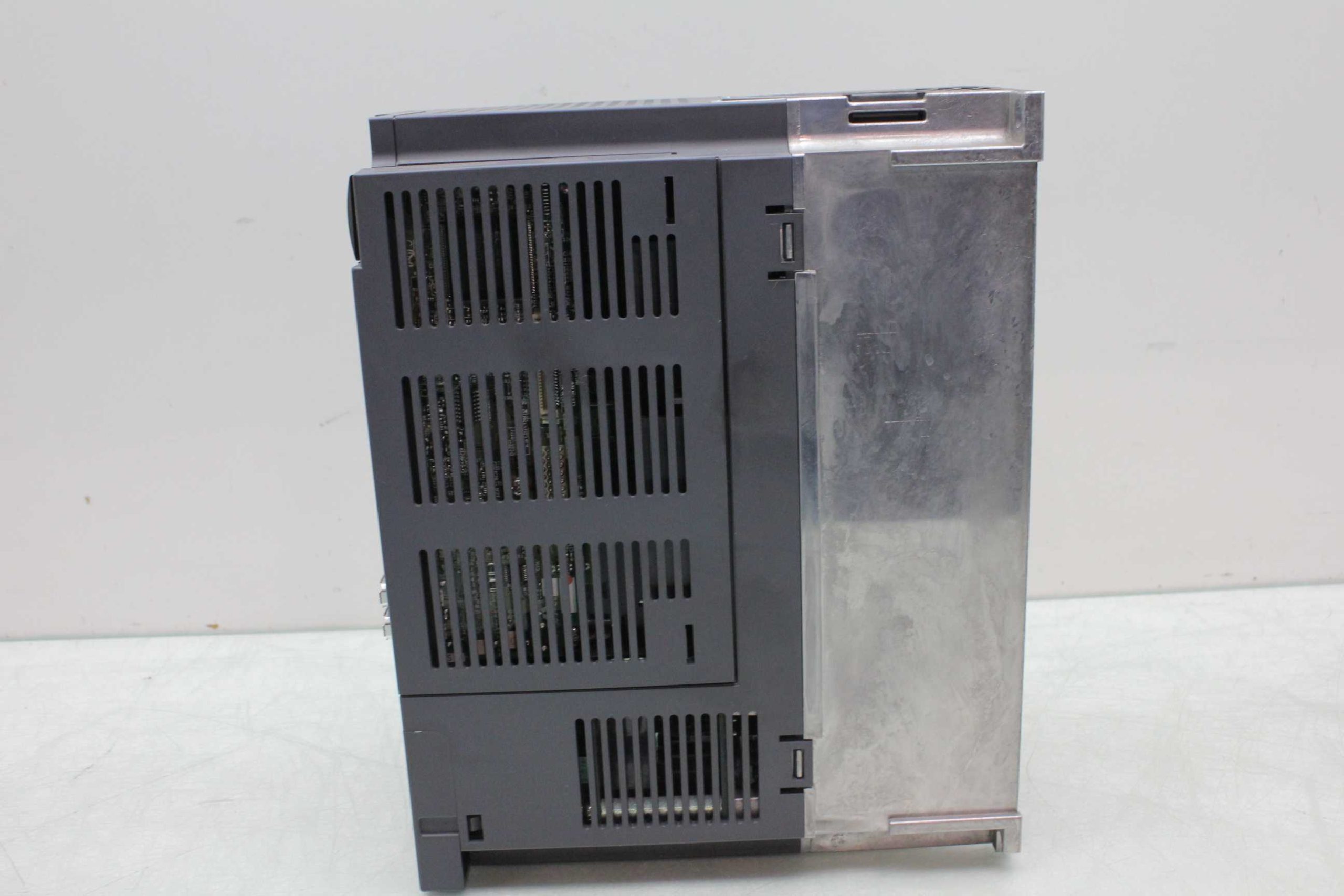 Mitsubishi MR-J3-500B Servo Drive w LM-H2 Linear Magnetic Motor - Used - Image 24