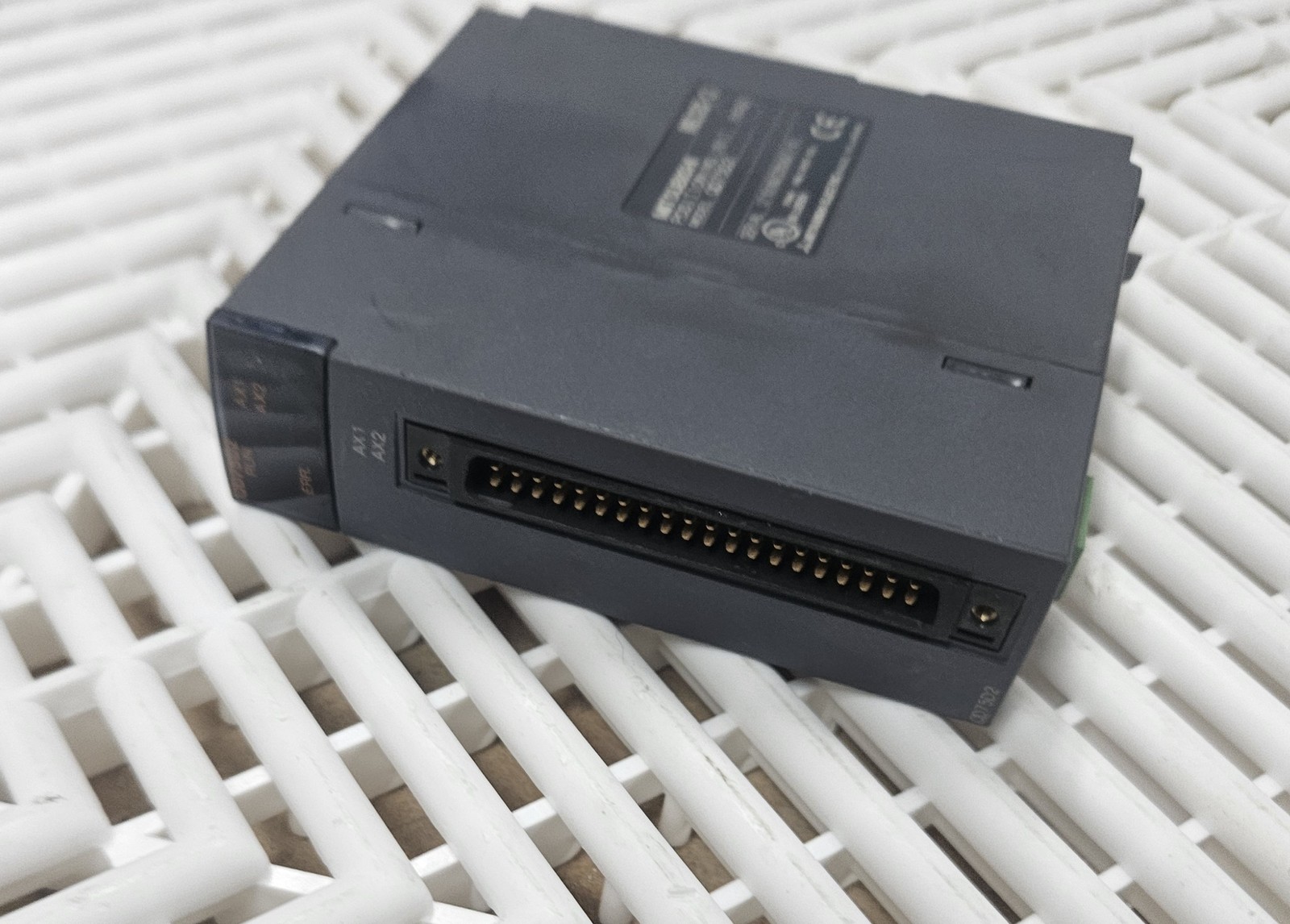 Mitsubishi QD75D2 2-Axis Differential Driver Positioning Module - Used - Image 5