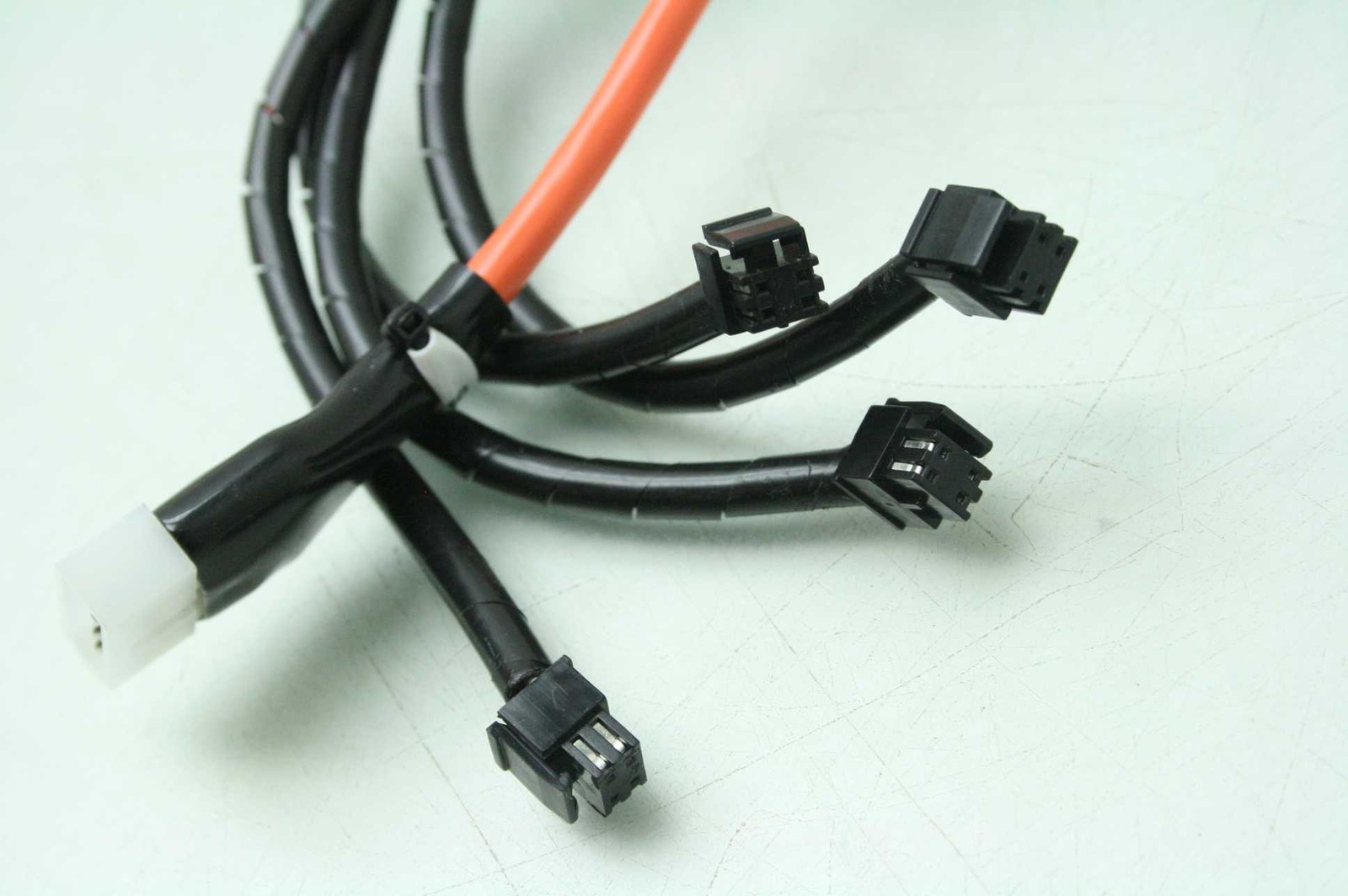 NKE C1P-H08P Digital Output Terminal Module with Cables 8 Output Points 24V DC - Used - Image 7