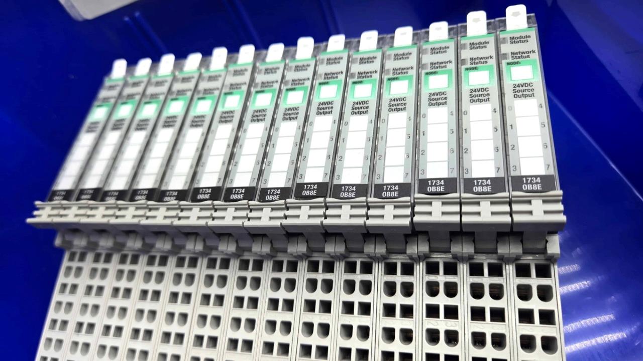 New Allen-Bradley 1734-OB8E Ser C Digital Output Module 8 Point F/W 3.022 - New other (see details) - Image 6