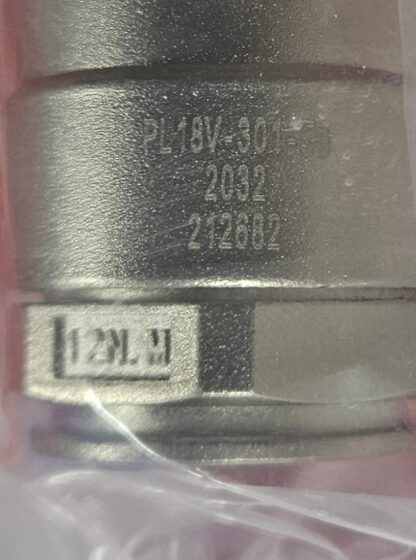 New Amphenol PL18V-301-50 PowerLok Connector - New - Image 4