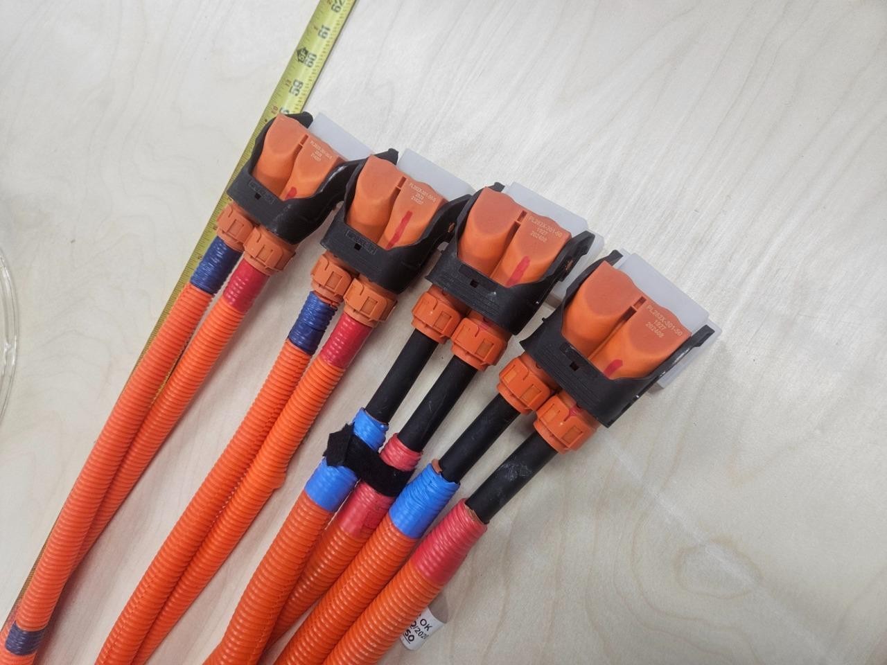 New Amphenol PL282X-301-50 PowerLok G2 Right Angle 1.5m Cable Assembly - New - Image 3
