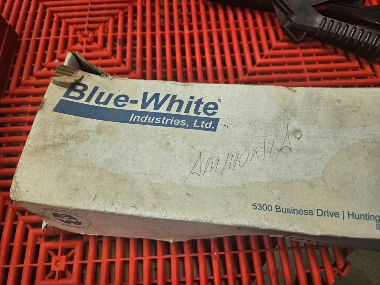 New Blue White F-550 Flow Meter 0.025 - 0.25 GPM 1/4" NPT F-55250GA - New - Image 3