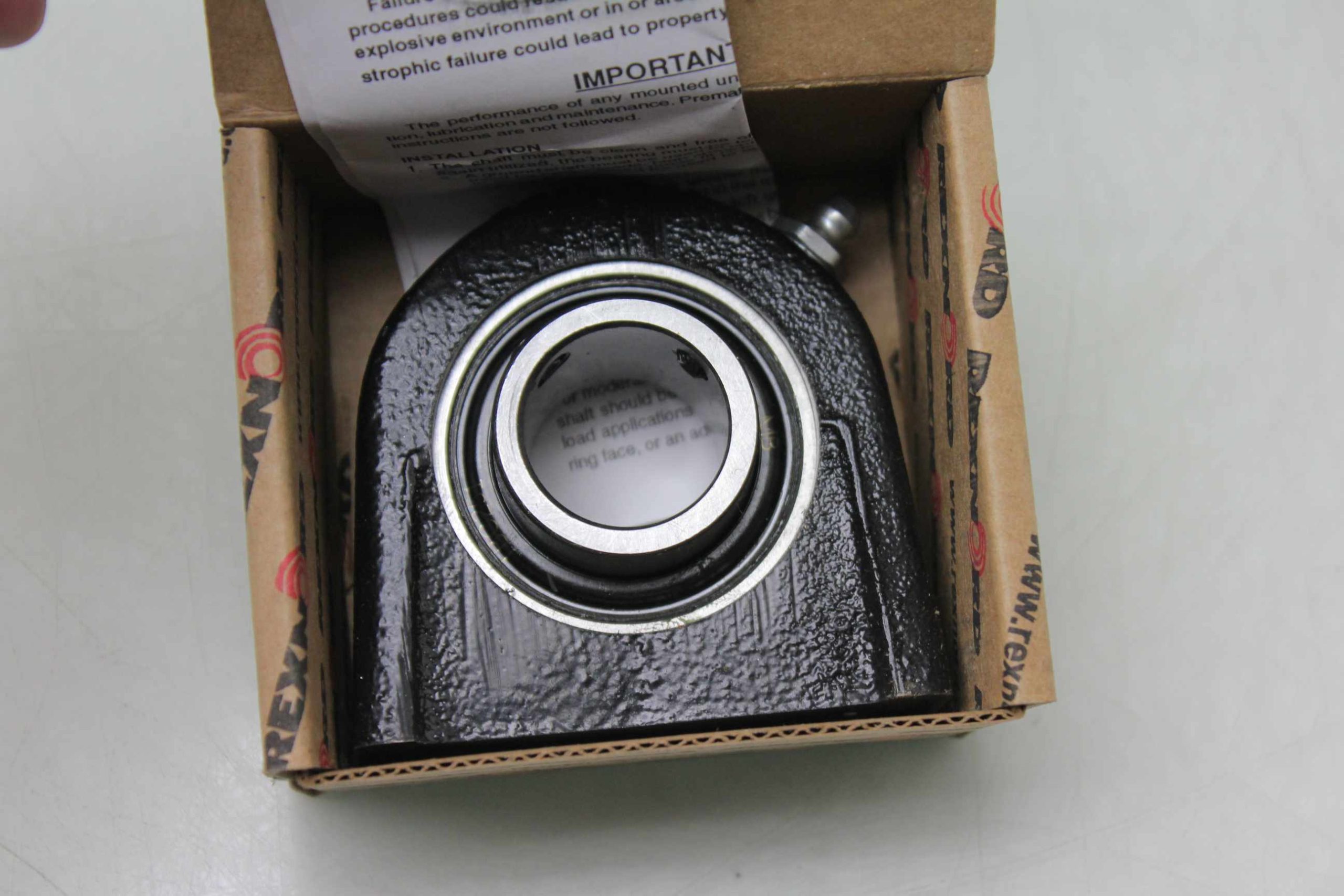 TRITAN Pillow Block Bearing: 25 mm Bore, Cast Iron, Set Screws, 36.5 mm  Shaft Ht, 140 mm Overall Lg