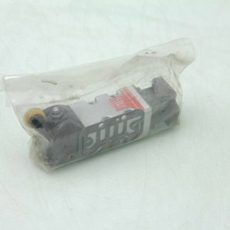 New Schrader Bellows M201-241-05 Roller Plunger Limit Switch - New