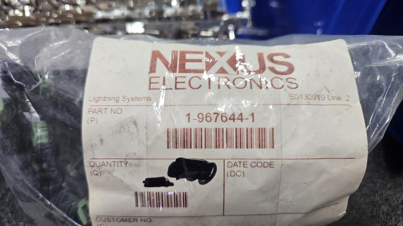 New TE Connectivity 1-967644-1 Micro Quadlok Connectors 2 Position - New - Image 11