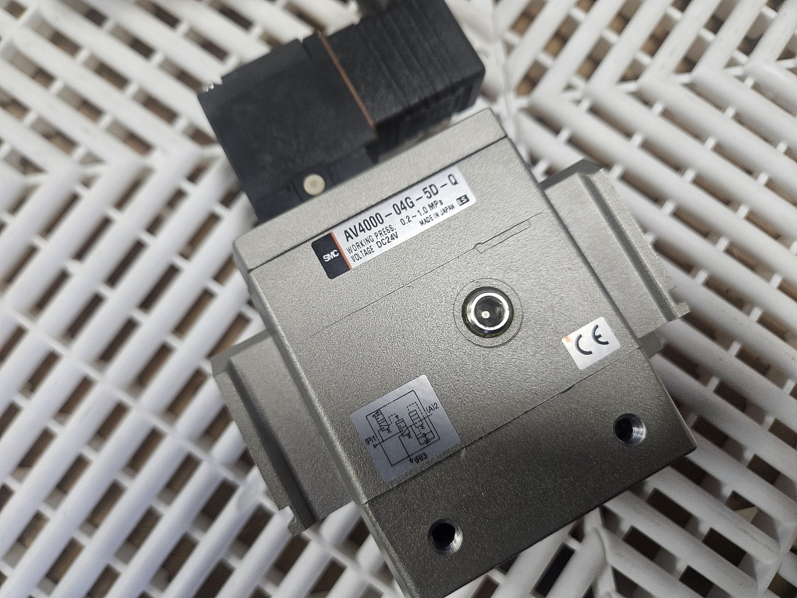 SMC AV4000-04G-5D-Q Solenoid Soft Start Exhaust Valve 24VDC G1/2 New - New - Image 4